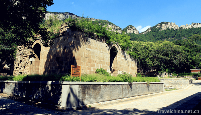 Lingyan-Temple-in-Jinan-3