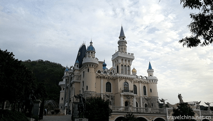 Dongguan-Longfeng-Villa-Film-and-Television-Resort-1