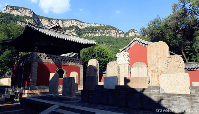 Lingyan-Temple-in-Jinan-5