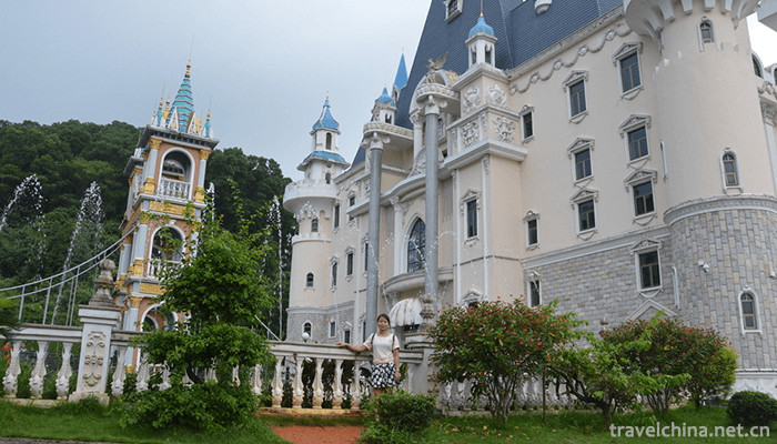 Dongguan-Longfeng-Villa-Film-and-Television-Resort-2