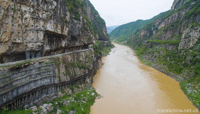 Mingyue-Gorge-Scenic-Area-3