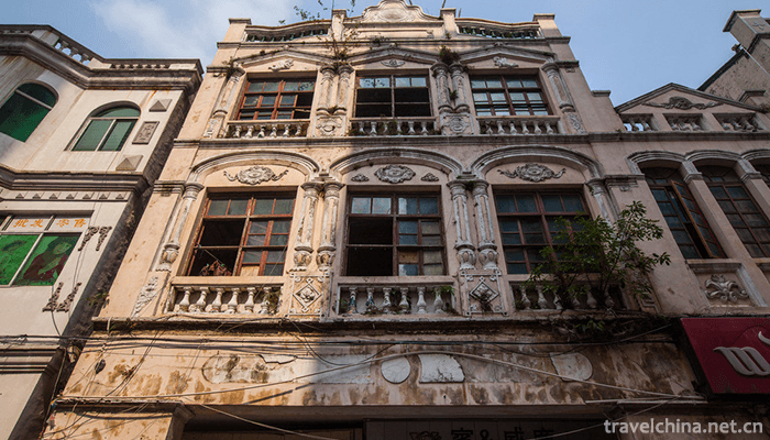Haikou-Arcade-Street-3