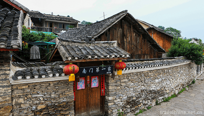 Qingyan-Ancient-Town-1
