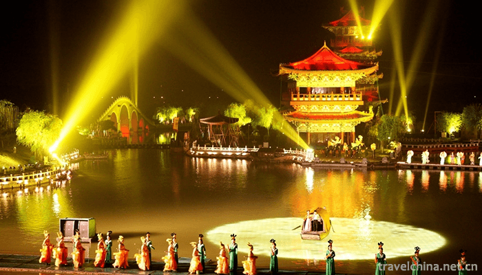 Shanghe-Garden-Scenic-Spot-in-Qingming-Dynasty-2