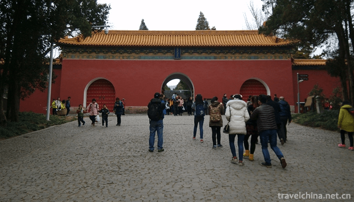 Ming-Xiaoling-Mausoleum-8