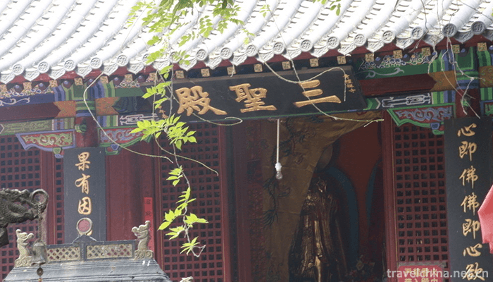 Tsing-Tan-Temple-7