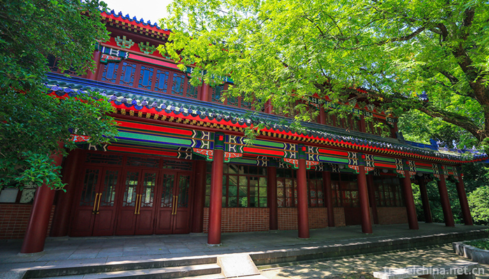 Ming-Xiaoling-Mausoleum-3