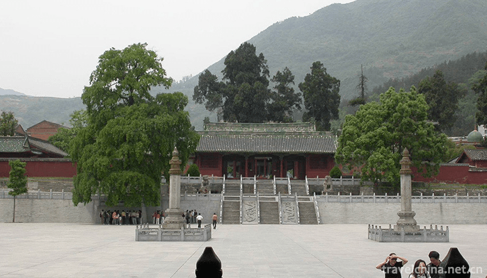 Bao-en-Temple-Pingwu-2