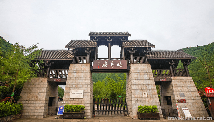 Mingyue-Gorge-Scenic-Area-4