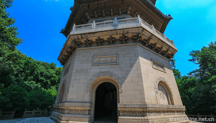 Ming-Xiaoling-Mausoleum-4