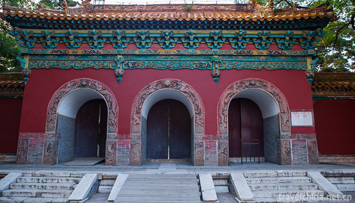Three-Mausoleum-of-Shengjing-2