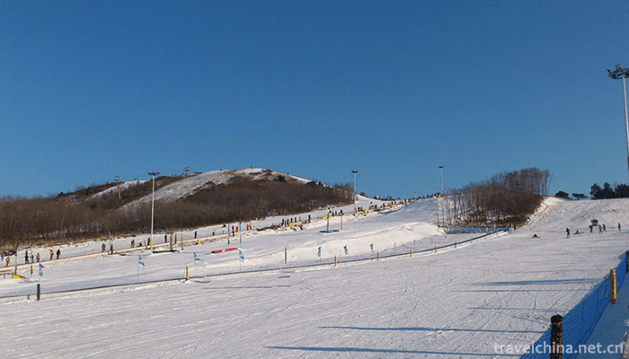Shenyang-Weipo-Skiing-Ground-1