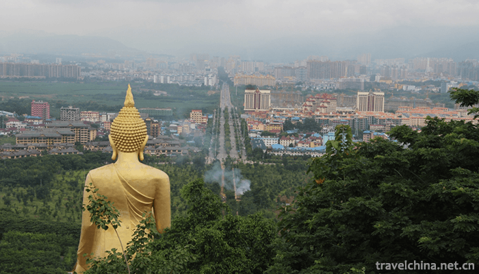 Xishuangbanna-Mengwan-Great-Buddhist-Temple-1
