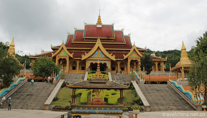 Xishuangbanna-Mengwan-Great-Buddhist-Temple-4