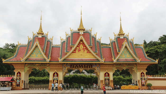 Xishuangbanna-Mengwan-Great-Buddhist-Temple-5