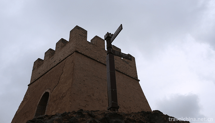 Overhanging-Great-Wall-5