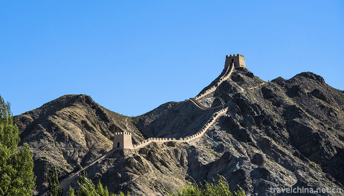 Overhanging-Great-Wall-1