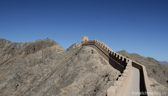 Overhanging-Great-Wall-2