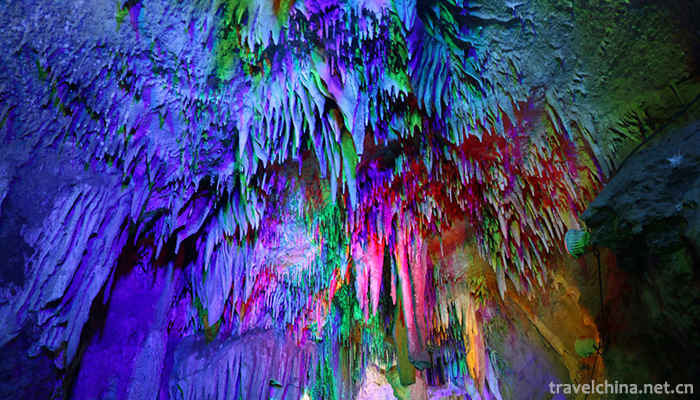 Yishui-Natural-Underground-Gallery-Scenic-Area-2