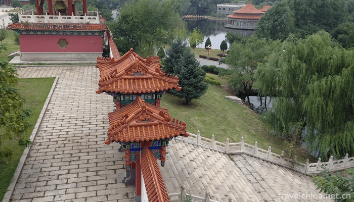 Jade-Buddha-Garden-2