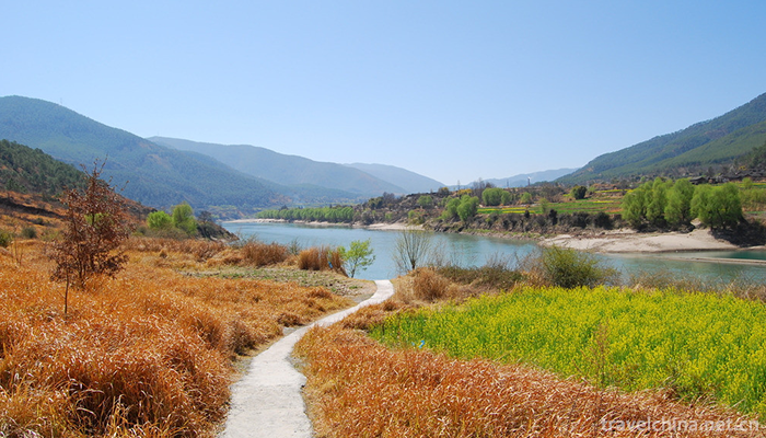The-First-Bay-Scenic-Area-of-the-Yangtze-River-3