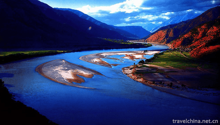 The-First-Bay-Scenic-Area-of-the-Yangtze-River-10