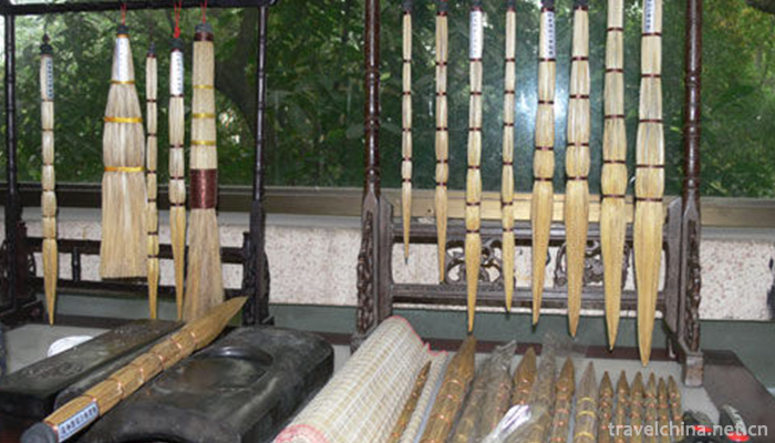 Dragon-Pen-Making-Skills-of-White-Shamao-2