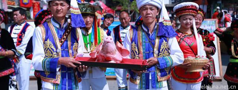 Bai people circle three spirits 