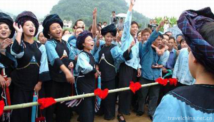 Bouyei-costume-Guizhou-Province-1