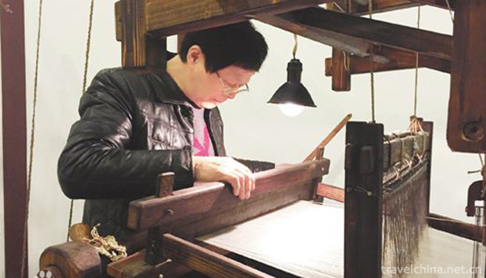 Silk-Weaving-Techniques-1