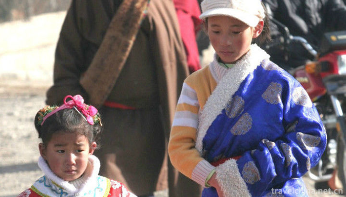 Tibetan-costume-2