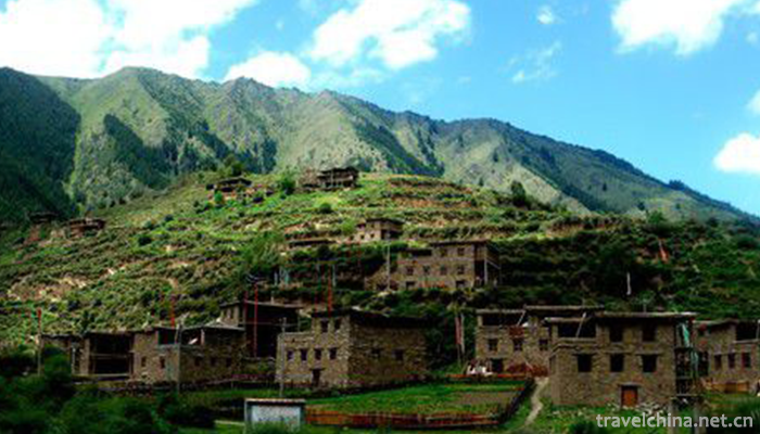 Construction-Techniques-of-Tibetan-Diaolou-1