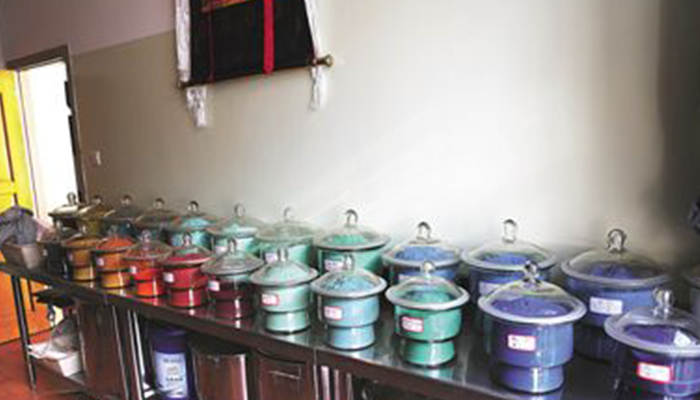 Production-Techniques-of-Tibetan-Mineral-Plant-Pigments-2