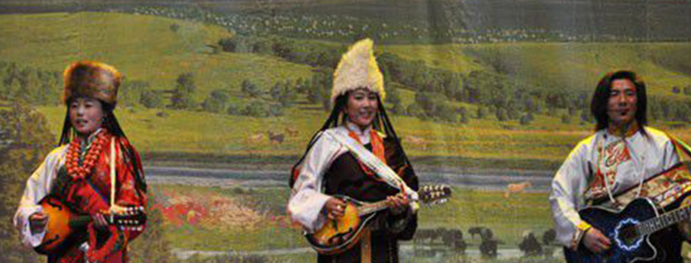 Zamuni of Tibetan Nationality Playing and Singing 