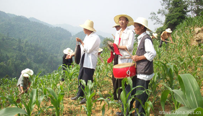 Caogao Gong and drum in northern Sichuan 1