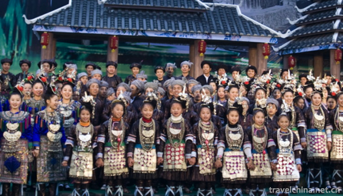 the-Dong-chorus1
