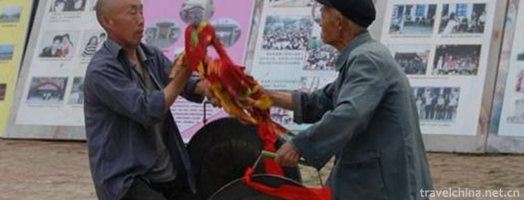 The official will ring Gong