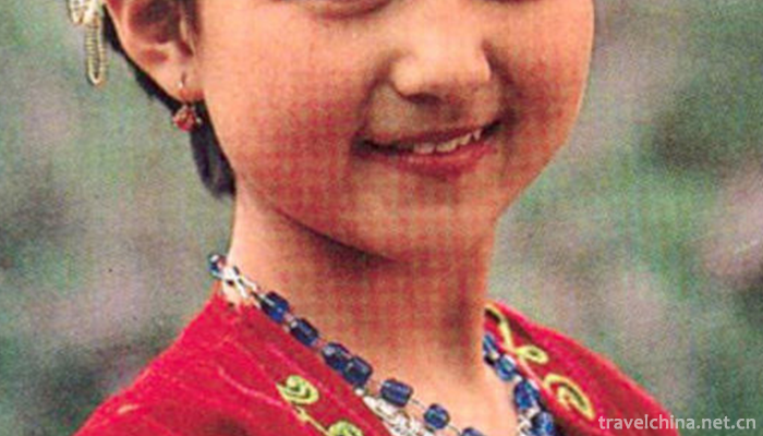 Kazakh-Costume1
