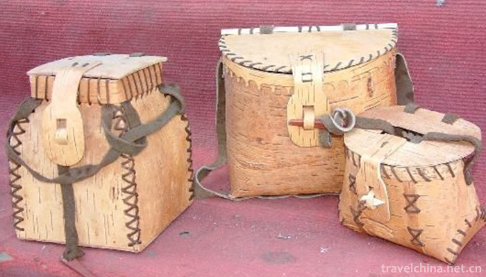 Craft-of-birch-bark-making1