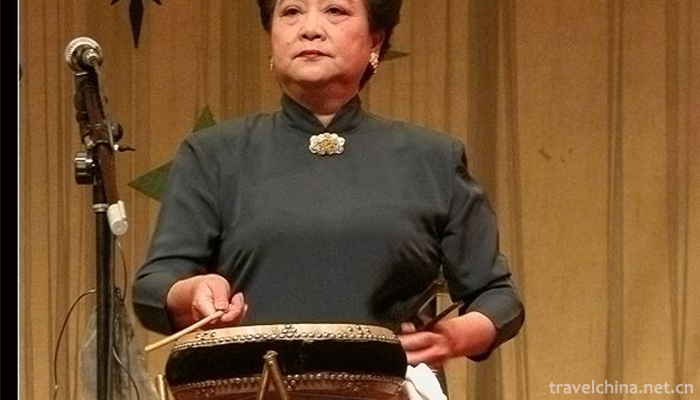 Story-telling-in-Beijing-dialect-with-drum-accompaniment1