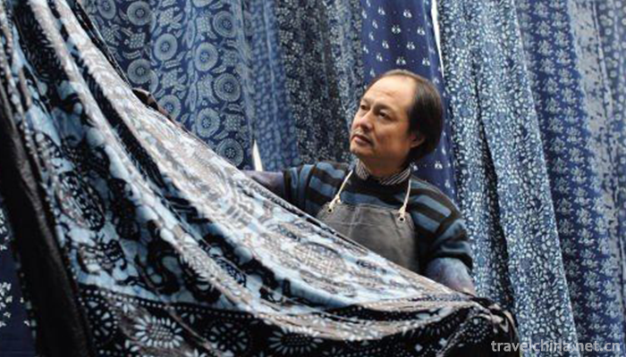 Printing-and-Dyeing-Techniques-of-Blue-Printed-Cloth1