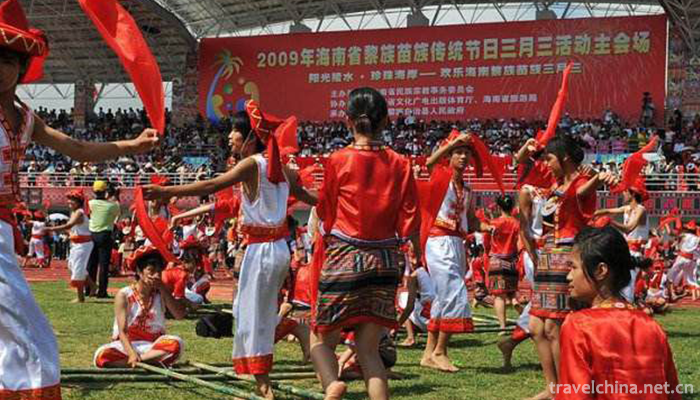 March-3rd-Festival-of-Li-Nationality1