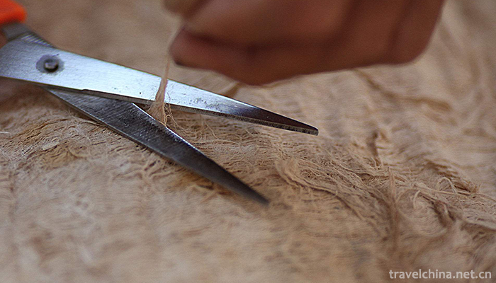 Production-Techniques-of-Bark-Cloth-of-Li-Nationality1