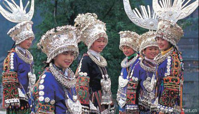 The-Miao-costumes1