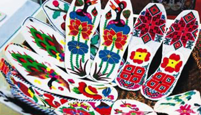 Folk-embroidery1