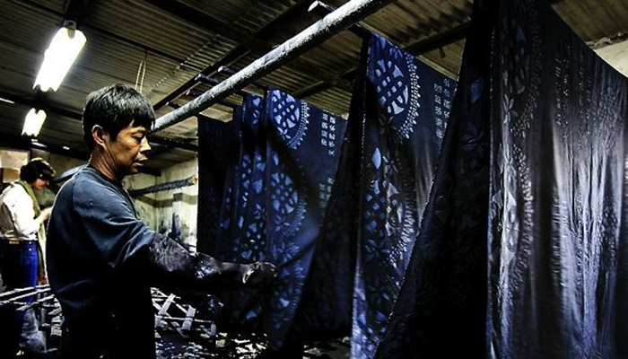 Printing-and-Dyeing-Techniques-of-Nantong-Blue-Printing-Cloth1