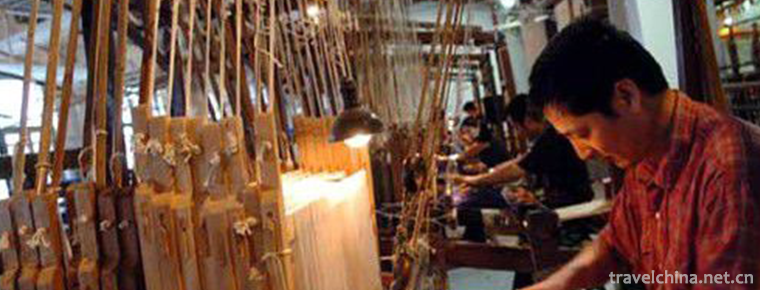 Handmade Weaving Techniques of Wood Machine Cosmetics