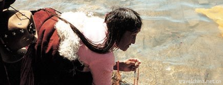 Qinghai Lake offering sacrifices to the sea