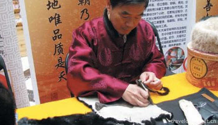 Making-Skills-of-Sheng-Xifu-Leather-Cap1