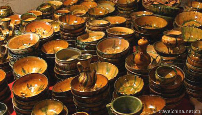 Uygur-moulding-earthenware-firing1